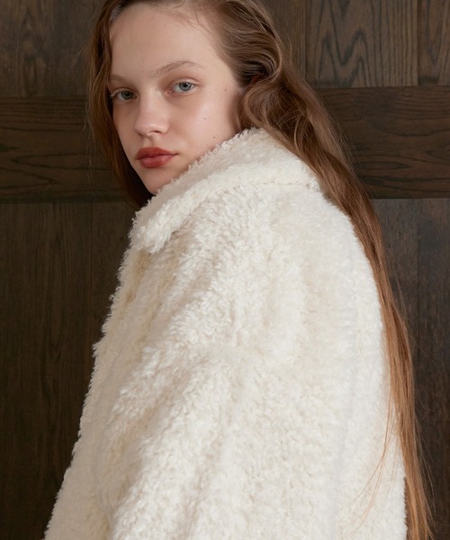 MIELI INVARIANT（ミエリインヴァリアント）の「Teddy Fur Short Coat（その他アウター・レディース・ブラック/ブルーグレー/アイボリー・FREE）」の7枚目の写真