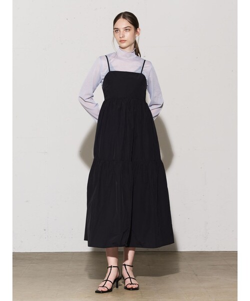 MIDIUMISOLID(ミディウミソリッド)の「MIDIUMISOLID for Ladies C/NY ティアードキャミソールワンピース(ワンピース・レディース・ブラック/オフホワイト/カーキ・FREE)」の2枚目の写真