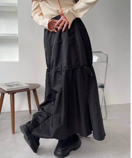 Ada.（エイダ）の「2WAY着用可能♪ ウエストゴム ドロスト ティアード シャカスカート（スカート・レディース・カーキ/ブラック・FREE）」の3枚目の写真