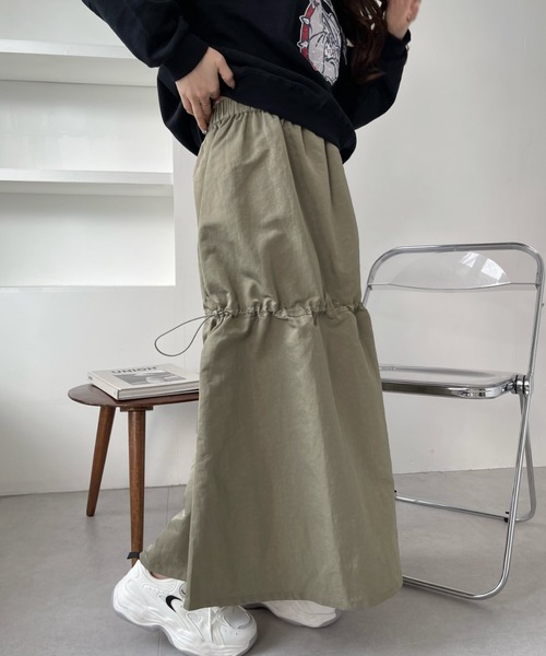 Ada.（エイダ）の「2WAY着用可能♪ ウエストゴム ドロスト ティアード シャカスカート（スカート・レディース・カーキ/ブラック・FREE）」の9枚目の写真