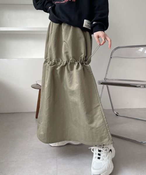 Ada.（エイダ）の「2WAY着用可能♪ ウエストゴム ドロスト ティアード シャカスカート（スカート・レディース・カーキ/ブラック・FREE）」の4枚目の写真