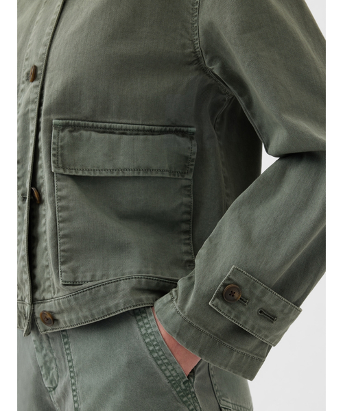 GAP(ギャップ)の「リラックス ユーティリティ ジャケット(デニムジャケット・レディース・グリーン/ベージュ/ブラック・M/L/XS/XXS/S)」の8枚目の写真
