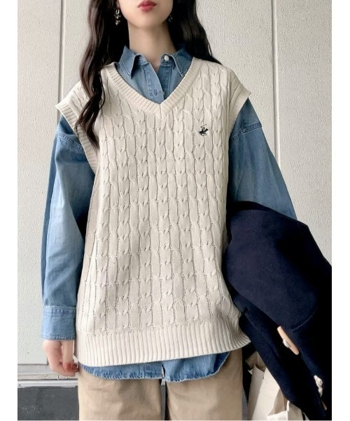 BEVERLY HILLS POLO CLUB(ビバリーヒルズポロクラブ)の「【BEVERLY HILLS POLO CLUB】【別注】ワンポイント刺繍ニットベスト(ベスト・レディース・キナリ/グリーン・フリー)」の7枚目の写真