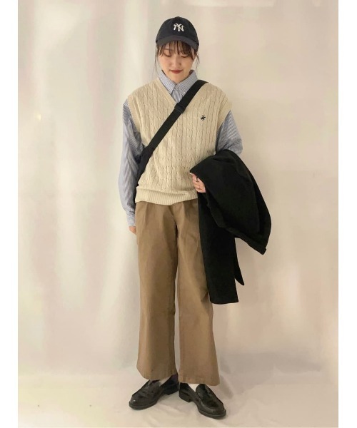 BEVERLY HILLS POLO CLUB(ビバリーヒルズポロクラブ)の「【BEVERLY HILLS POLO CLUB】【別注】ワンポイント刺繍ニットベスト(ベスト・レディース・キナリ/グリーン・フリー)」の5枚目の写真