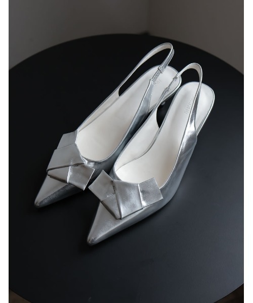 Re:EDIT（リエディ）の「[2024SS COLLECTION][MEISM by Re:EDIT][大きいサイズ有]リボンディテールローヒールパンプス（パンプス・レディース・ブラック/シルバー/ゴールド/ホワイト・SMALL/MEDIUM/LARGE/X-LARGE）」の16枚目の写真