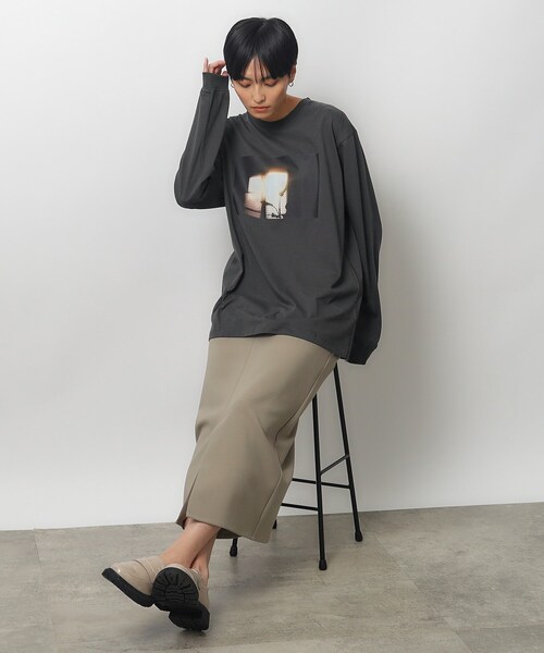 OPAQUE.CLIP(オペークドットクリップ)の「◆フォトプリントロングスリーブTシャツ(Tシャツ/カットソー・レディース・チャコールグレー/ライトグレー/ホワイト・40/38)」の8枚目の写真