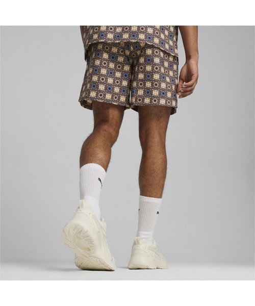 PUMA（プーマ）の「PUMA プーマ ユニセックス CLASSICS ニュー プレップ AOP ウーブン ショーツ 6（その他パンツ・メンズ・ブラック/グリーン系その他/ブラウン・X-SMALL/MEDIUM/LARGE/X-LARGE/SMALL）」の17枚目の写真