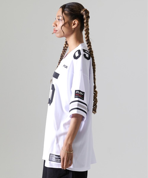 FUBU（ フブ）の「FUBU フブ ブランド ロゴ ナンバー ワッペン 刺繍 アメカジ 半袖 Vネック ゲームシャツ フットボールシャツ（Tシャツ/カットソー・メンズ・ブラック/ネイビー/ホワイト・XXL/XL/L/M）」の9枚目の写真