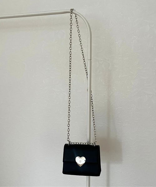 prose verse（プロズヴェール）の「メタルハートミニチェーンバッグ（ショルダーバッグ・レディース・ブラック系その他/ピンク/ブラック系その他2・ﾌﾘ-）」の7枚目の写真