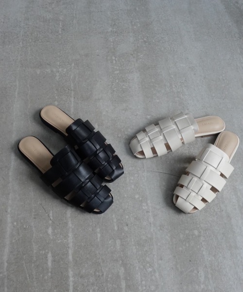 AMAIL(アマイル)の「Hole Slippers(サンダル・レディース・アイボリー/ブラック・S/M/L)」の9枚目の写真