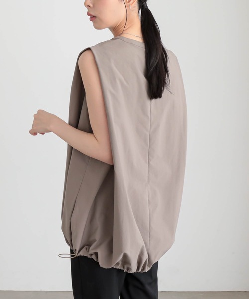for/c（フォーシー）の「[新色追加]ドライバルーンノースリーブブラウス【サスティナブル】（シャツ/ブラウス・レディース・ホワイト/チャコールグレー/ブラック/ネイビー/カーキ・LL/M/L）」の21枚目の写真