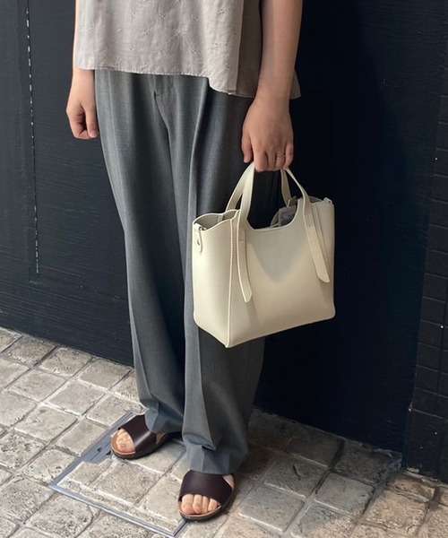 ground green store（グラウンドグリーンストア）の「YV / C3303 / 本革ミニショルダーバッグ（ショルダーバッグ・レディース・アイボリー/ブラック・FREE）」の14枚目の写真