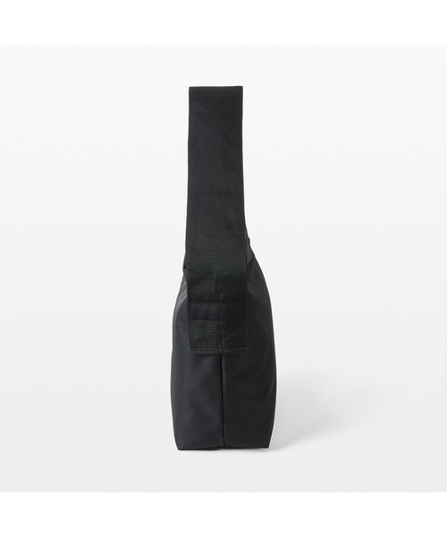 無印良品（ムジルシリョウヒン）の「太ベルトスクエアショルダーバッグ（ショルダーバッグ・メンズ・ブラック/ダークベージュ・FREE）」の7枚目の写真