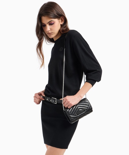 ARMANI EXCHANGE(アルマーニエクスチェンジ)の「【A|X アルマーニ エクスチェンジ】ボックスロゴ キルティングショルダーストラップ付きウォレット(財布・レディース・ブラック・FREE)」の2枚目の写真