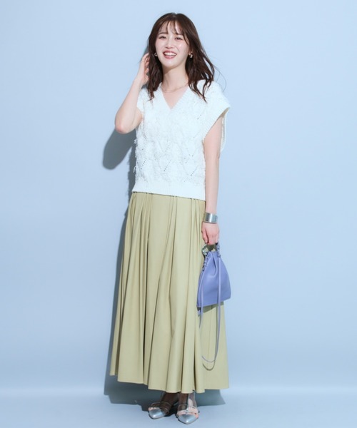 新品✨JUSGLITTYジャスグリッティーフリンジヤーンVベスト JUSGLITTY（ジャスグリッティー）の「フリンジヤーンVベスト（ニット