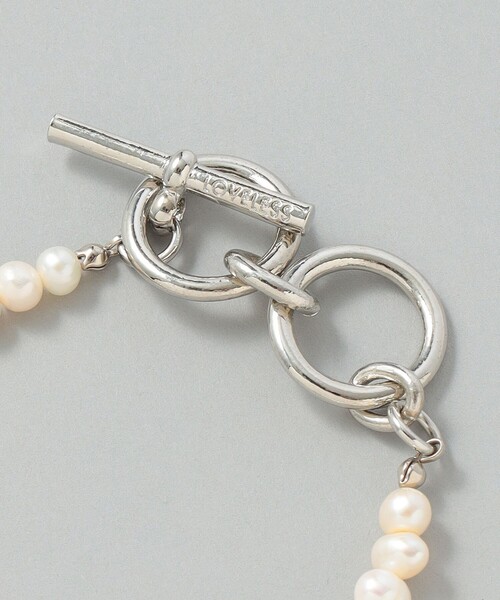 LOVELESS(ラブレス)の「ホワイトパールブレス(ブレスレット・メンズ・オフホワイト・FREE)」の4枚目の写真