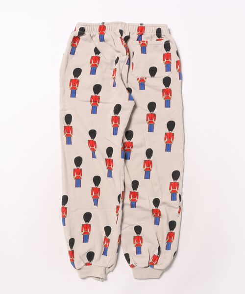 BOBO CHOSES(ボボショーズ)の「Little Tin Soldiers all over jogging pants(スウェットパンツ・キッズ・ライトブラウン・10-11y/2-3YEAR/4-5YEAR/8-9y)」の8枚目の写真