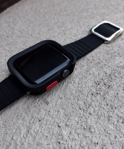 zandy(ズィーアンドワイ)の「zandy ズィーアンドワイ / Apple Watch ケース バンド セット マグネット シリコン スクエアフレーム Series10/11対応【スクエアソフトフレーム】 アップルウォッチ専用 // set14(デジタル腕時計・メンズ・ブラック×ブラック/ブルー系その他/ホワイト×ゴールド/シルバー×ブラック/ネイビー系/ホワイト×ブラック/ブルーパープル/ブラック×シルバー・S/M/42/46)」の5枚目の写真