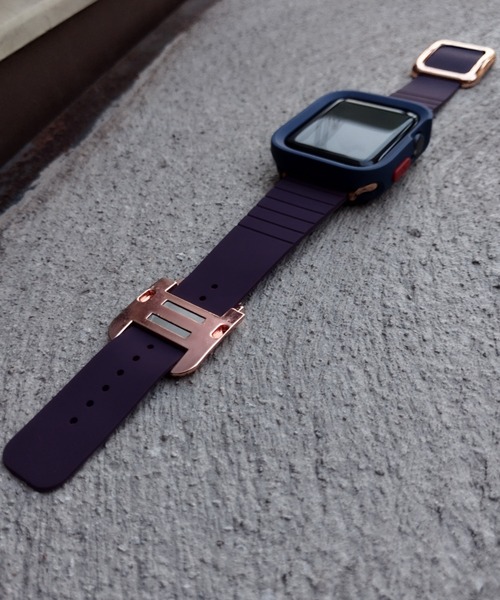 zandy(ズィーアンドワイ)の「zandy ズィーアンドワイ / Apple Watch ケース バンド セット マグネット シリコン スクエアフレーム Series10/11対応【スクエアソフトフレーム】 アップルウォッチ専用 // set14(デジタル腕時計・メンズ・ブラック×ブラック/ブルー系その他/ホワイト×ゴールド/シルバー×ブラック/ネイビー系/ホワイト×ブラック/ブルーパープル/ブラック×シルバー・S/M/42/46)」の7枚目の写真