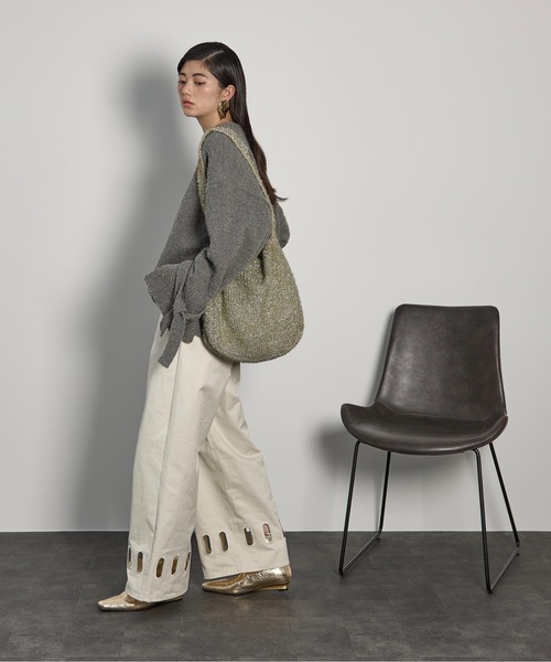THE YOn(ザヨン)の「グリッターシャギーショルダーニットバッグ(ショルダーバッグ・レディース・ブラック/シルバー/ゴールド・FREE)」の21枚目の写真