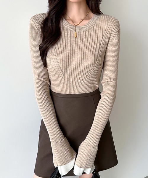 COCOMOMO(ココモモ)の「レイヤード風 クルーネックニット フレアスリットスリーブ(ニット/セーター・レディース・ブラック/ダークグレー/ダークブラウン/ベージュ・FREE)」の11枚目の写真