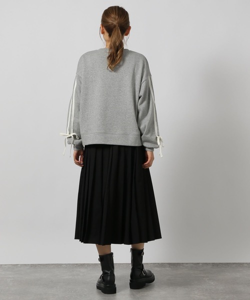 LAKOLE（ラコレ）の「袖ラインラメ裏毛プルオーバー / 146598（スウェット・レディース・アイボリー/グレー/ブラック・FREE）」の9枚目の写真