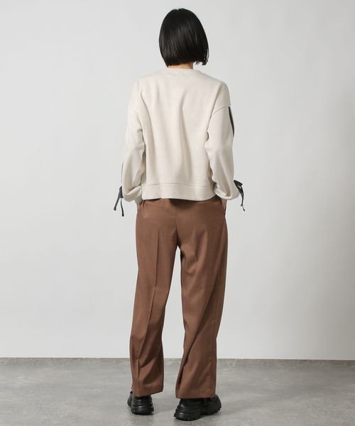 LAKOLE（ラコレ）の「袖ラインラメ裏毛プルオーバー / 146598（スウェット・レディース・アイボリー/グレー/ブラック・FREE）」の14枚目の写真