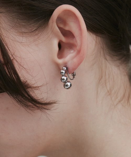 ciite' surgical stainless(シーテサージカルステンレス)の「【 金属アレルギー対応 】 ミニボール4連イヤリング サージカルステンレス (両耳用)(イヤリング・レディース・シルバー/ゴールド・FREE)」の8枚目の写真