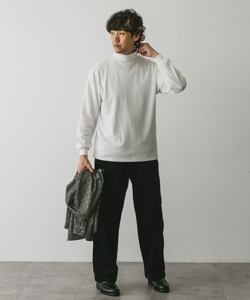 URBAN RESEARCH DOORS(アーバンリサーチドアーズ)の「『UR TECH』裏起毛タートルネック ロンTシャツ(Tシャツ/カットソー・メンズ・ブラック/ホワイト・MEDIUM/LARGE)」の11枚目の写真