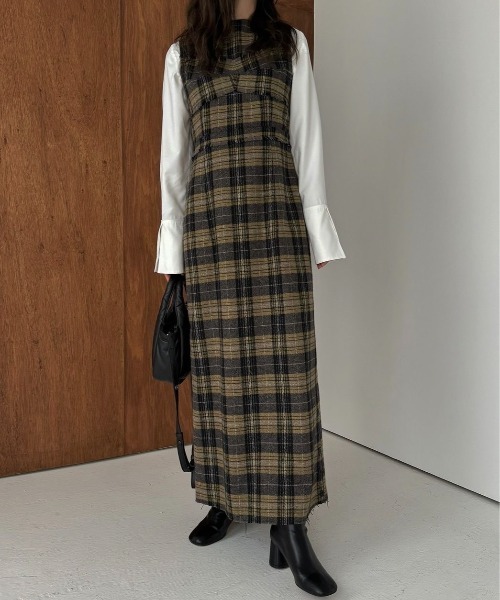 WILLFULLY（ウィルフリー）の「petite high neck no sleeve hem button OP（ワンピース・レディース・イエロー/モスグリーン/タン・FREE）」の3枚目の写真