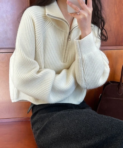 Alum'(アルム)の「タートルネックハーフジップニット(ニット/セーター・レディース・ブラック/アイボリー/ブラウン/レッド・FREE)」の11枚目の写真