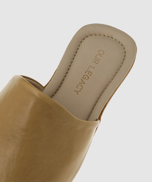 【関税込み】OUR LEGACY ベージュ Cigarr スリッパ セール】OUR LEGACY CIGARR SLIPPER（その他シューズ）｜Our