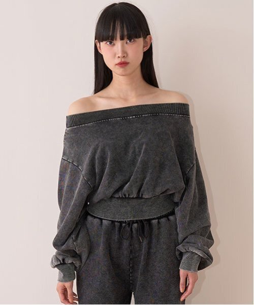 Mi-je(ミジェ)の「オフショルスウェットプルオーバー【韓国ファッション】(スウェット・レディース・トップグレー/パープル/チャコール・F)」の3枚目の写真
