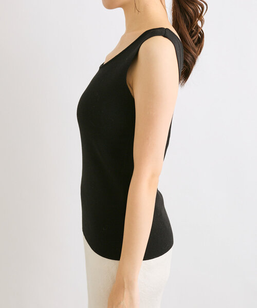 La boutique BonBon（ラブティックボンボン）の「【スタッフmiki監修カラーあり！・前後2WAY】ニットタンク（タンクトップ・レディース・ブラック/グリーン/ライトグレー/ホワイト/ネイビー・FREE）」の14枚目の写真