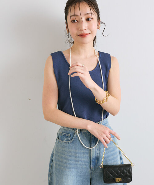 La boutique BonBon（ラブティックボンボン）の「【スタッフmiki監修カラーあり！・前後2WAY】ニットタンク（タンクトップ・レディース・ブラック/グリーン/ライトグレー/ホワイト/ネイビー・FREE）」の6枚目の写真