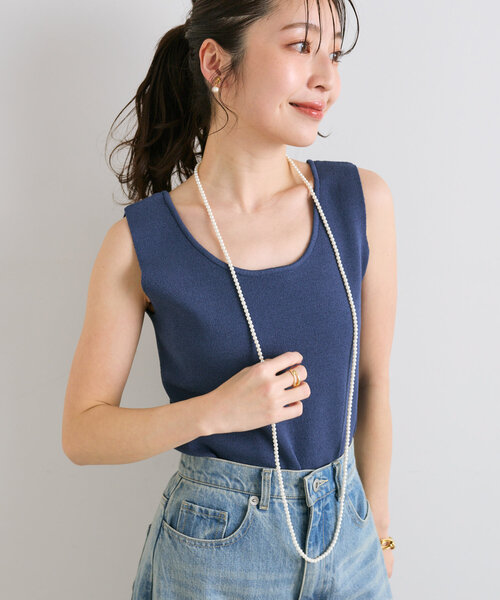 La boutique BonBon（ラブティックボンボン）の「【スタッフmiki監修カラーあり！・前後2WAY】ニットタンク（タンクトップ・レディース・ブラック/グリーン/ライトグレー/ホワイト/ネイビー・FREE）」の7枚目の写真