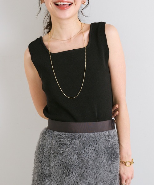 La boutique BonBon（ラブティックボンボン）の「【スタッフmiki監修カラーあり！・前後2WAY】ニットタンク（タンクトップ・レディース・ブラック/グリーン/ライトグレー/ホワイト/ネイビー・FREE）」の3枚目の写真