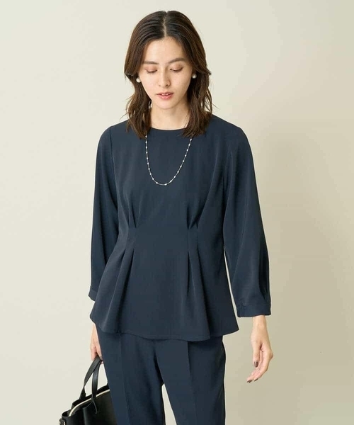 a.v.v（アーヴェヴェ）の「【洗える/イージーケア】サテンストレッチペプラムブラウス【セットアップ対応】（シャツ/ブラウス・レディース・ネイビー/グレー系その他/ブラック・34/36/38/42/40）」の15枚目の写真