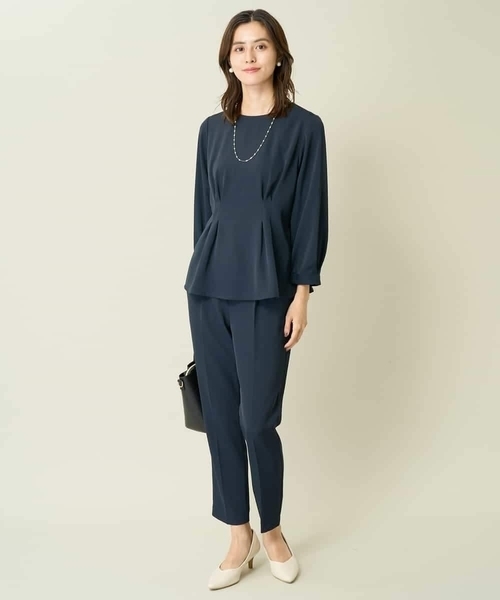 a.v.v（アーヴェヴェ）の「【洗える/イージーケア】サテンストレッチペプラムブラウス【セットアップ対応】（シャツ/ブラウス・レディース・ネイビー/グレー系その他/ブラック・34/36/38/42/40）」の17枚目の写真