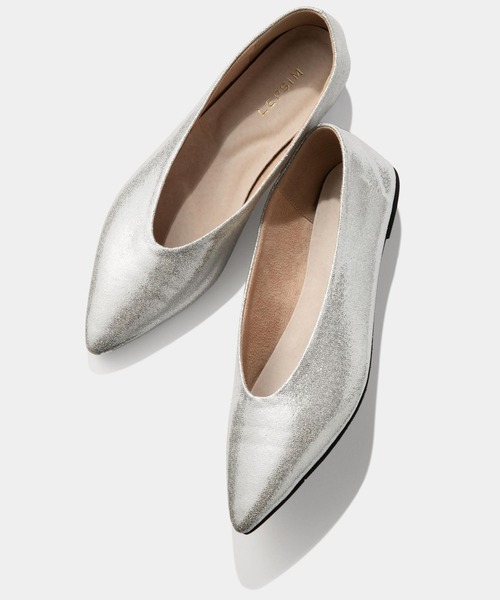 LEPSIM（レプシィム）の「ソフトクッションポインテッドパンプス　290440（パンプス・レディース・アイボリー/シルバー/ブラック・MEDIUM/LARGE）」の3枚目の写真