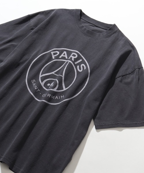 PARIS SAINT-GERMAIN(パリサンジェルマン)の「【Paris Saint-Germain/パリサンジェルマン】ヴィンテージピグメント加工 ロゴエンブレム 半袖Tシャツ(Tシャツ/カットソー・メンズ・スミクロ/ブラック系1・M/L/XL)」の6枚目の写真