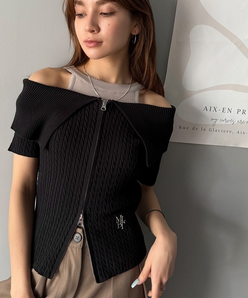 mily bilet(ミウィビレット)の「【mily bilet】抜け感レディースタイル。ロゴ刺繍オフショル2WAYダブルジップケーブル柄サマーニット(半袖)(Tシャツ/カットソー・レディース・ブラック/ライトグレー/ホワイト・LARGE/MEDIUM/SMALL/X-LARGE)」の19枚目の写真