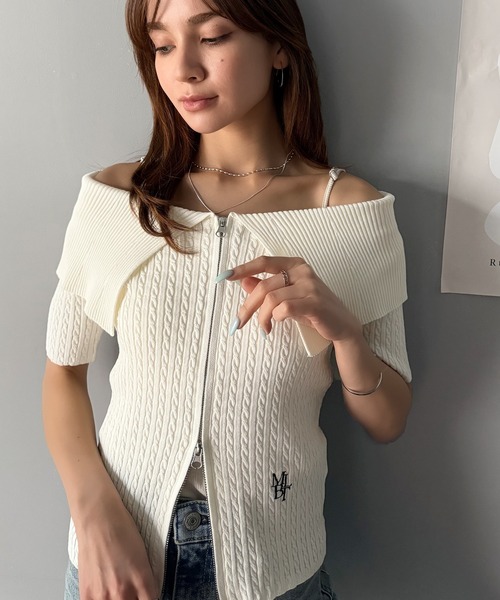 mily bilet(ミウィビレット)の「【mily bilet】抜け感レディースタイル。ロゴ刺繍オフショル2WAYダブルジップケーブル柄サマーニット(半袖)(Tシャツ/カットソー・レディース・ブラック/ライトグレー/ホワイト・LARGE/MEDIUM/SMALL/X-LARGE)」の11枚目の写真