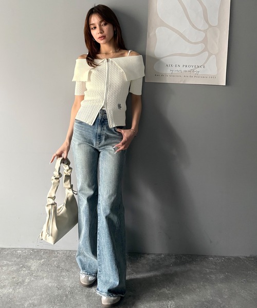 mily bilet(ミウィビレット)の「【mily bilet】抜け感レディースタイル。ロゴ刺繍オフショル2WAYダブルジップケーブル柄サマーニット(半袖)(Tシャツ/カットソー・レディース・ブラック/ライトグレー/ホワイト・LARGE/MEDIUM/SMALL/X-LARGE)」の13枚目の写真