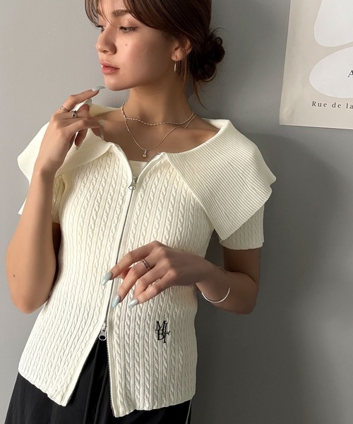 mily bilet(ミウィビレット)の「【mily bilet】抜け感レディースタイル。ロゴ刺繍オフショル2WAYダブルジップケーブル柄サマーニット(半袖)(Tシャツ/カットソー・レディース・ブラック/ライトグレー/ホワイト・LARGE/MEDIUM/SMALL/X-LARGE)」の6枚目の写真