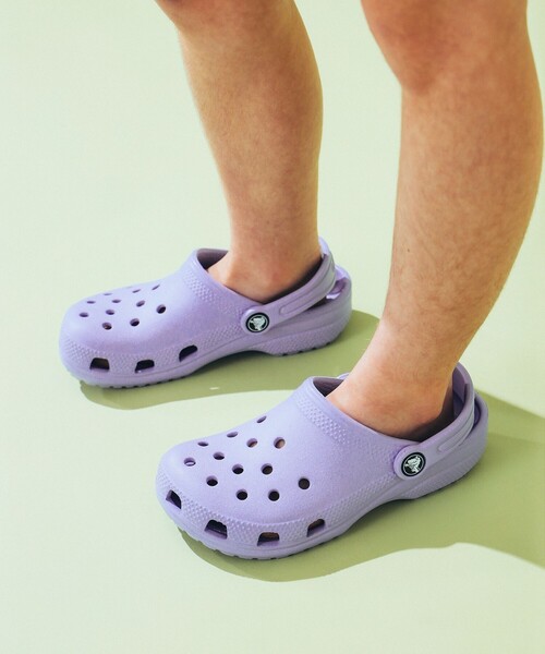 こども ビームス（コドモビームス）の「crocs / キッズ クラシック クロッグ サンダル（18～21cm）（サンダル・キッズ・ネイビー/ブラック/パープル系その他5/ホワイト系その他7/ピンク・20/19.5/19/18/21）」の18枚目の写真