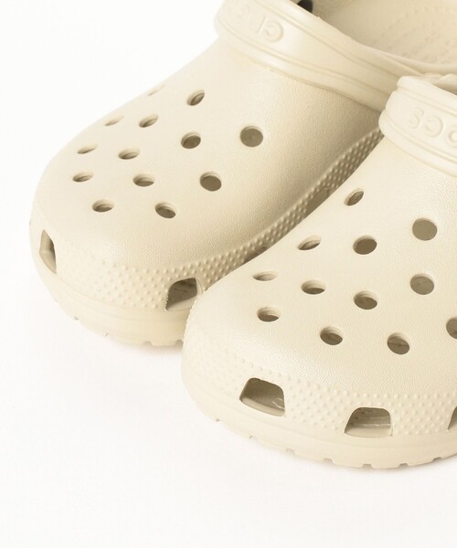 こども ビームス（コドモビームス）の「crocs / キッズ クラシック クロッグ サンダル（18～21cm）（サンダル・キッズ・ネイビー/ブラック/パープル系その他5/ホワイト系その他7/ピンク・20/19.5/19/18/21）」の19枚目の写真