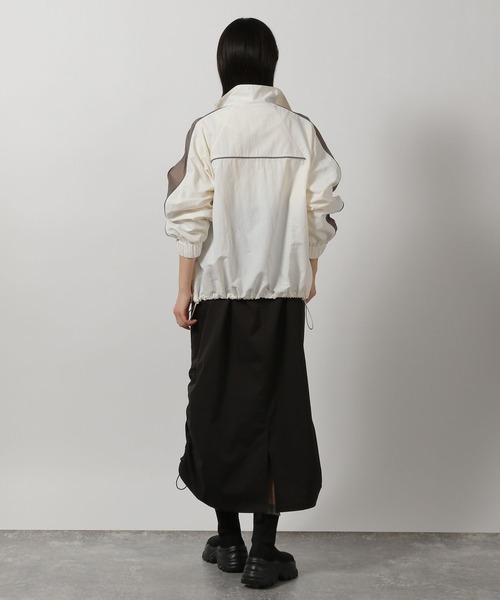 LAKOLE(ラコレ)の「シアー配色トラックジャケット / 291794(ブルゾン・レディース・ブラック/アイボリー/ネイビー・FREE)」の7枚目の写真