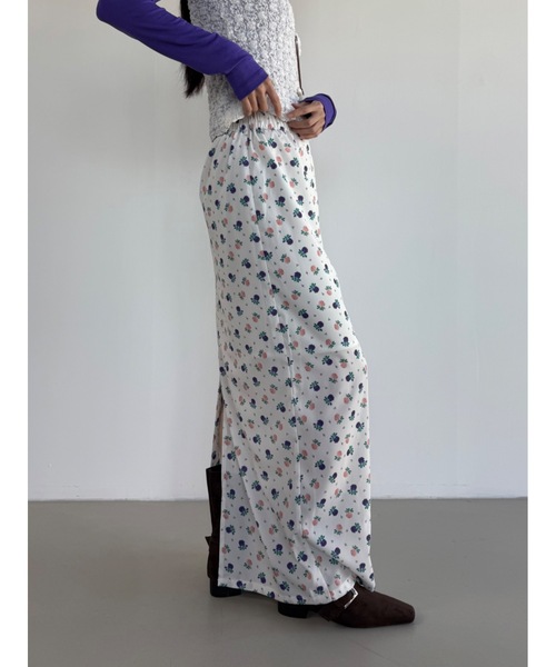 Didot.showroom（ディドット ショールーム）の「【DIDOT.】フラワープリントバンディンロングスカート（スカート・レディース・ブラック/ブルー/アイボリー・FREE）」の12枚目の写真