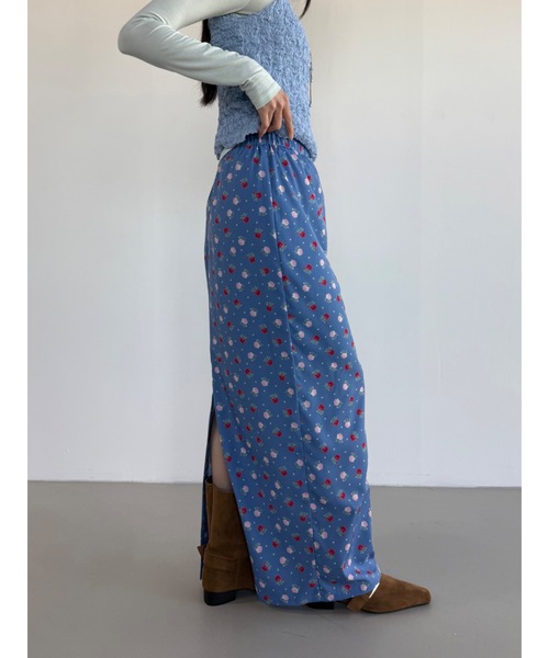 Didot.showroom（ディドット ショールーム）の「【DIDOT.】フラワープリントバンディンロングスカート（スカート・レディース・ブラック/ブルー/アイボリー・FREE）」の4枚目の写真